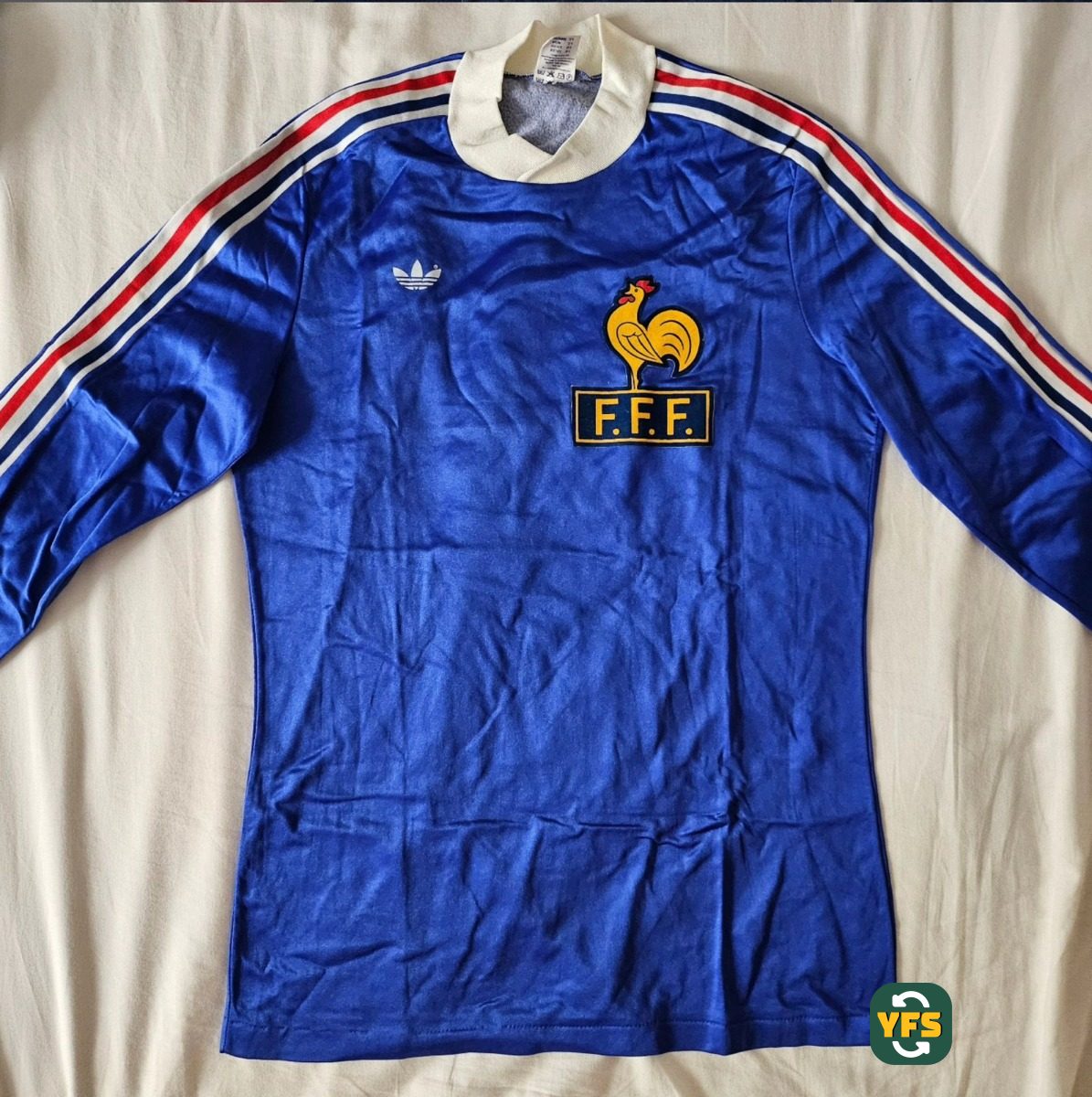 France 1976-1977 Home Pro Version Adidas - YourFootballShirt - Photo 1