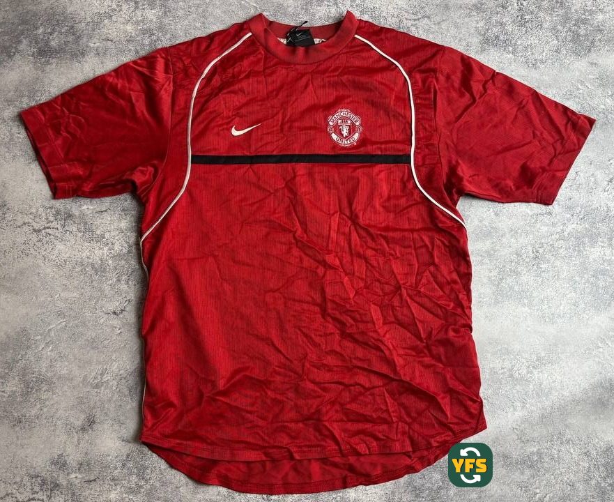 Manchester United 2002-2003 Training Store Version Nike - YourFootballShirt - Photo 1