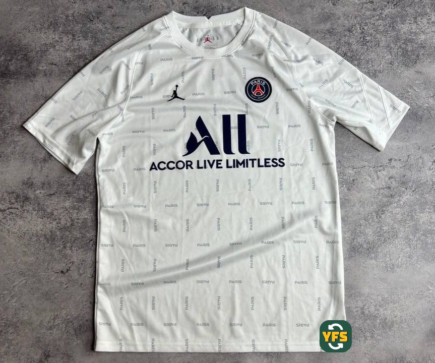 PSG 2021-2022 Training Store Version Nike - YourFootballShirt - Photo 1