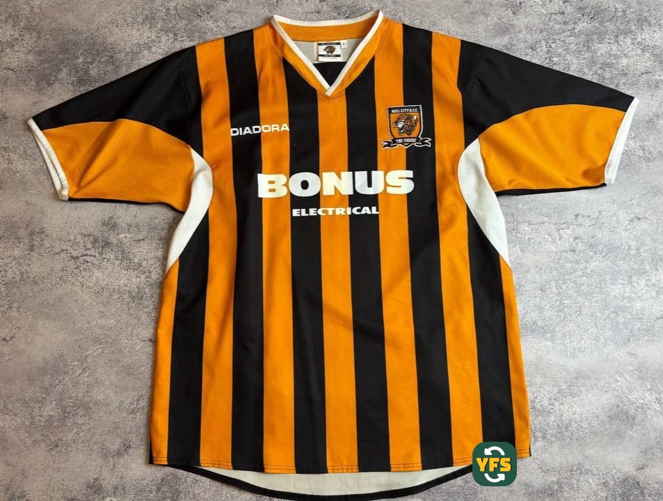 Hull City 2005-2006 Home Store Version Diadora - YourFootballShirt - Photo 1