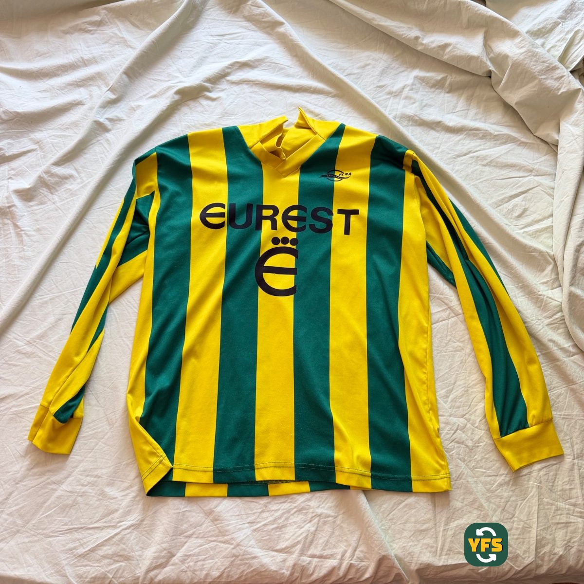 Nantes FC 1993-1994 Home Store Version Diadora - YourFootballShirt - Photo 1