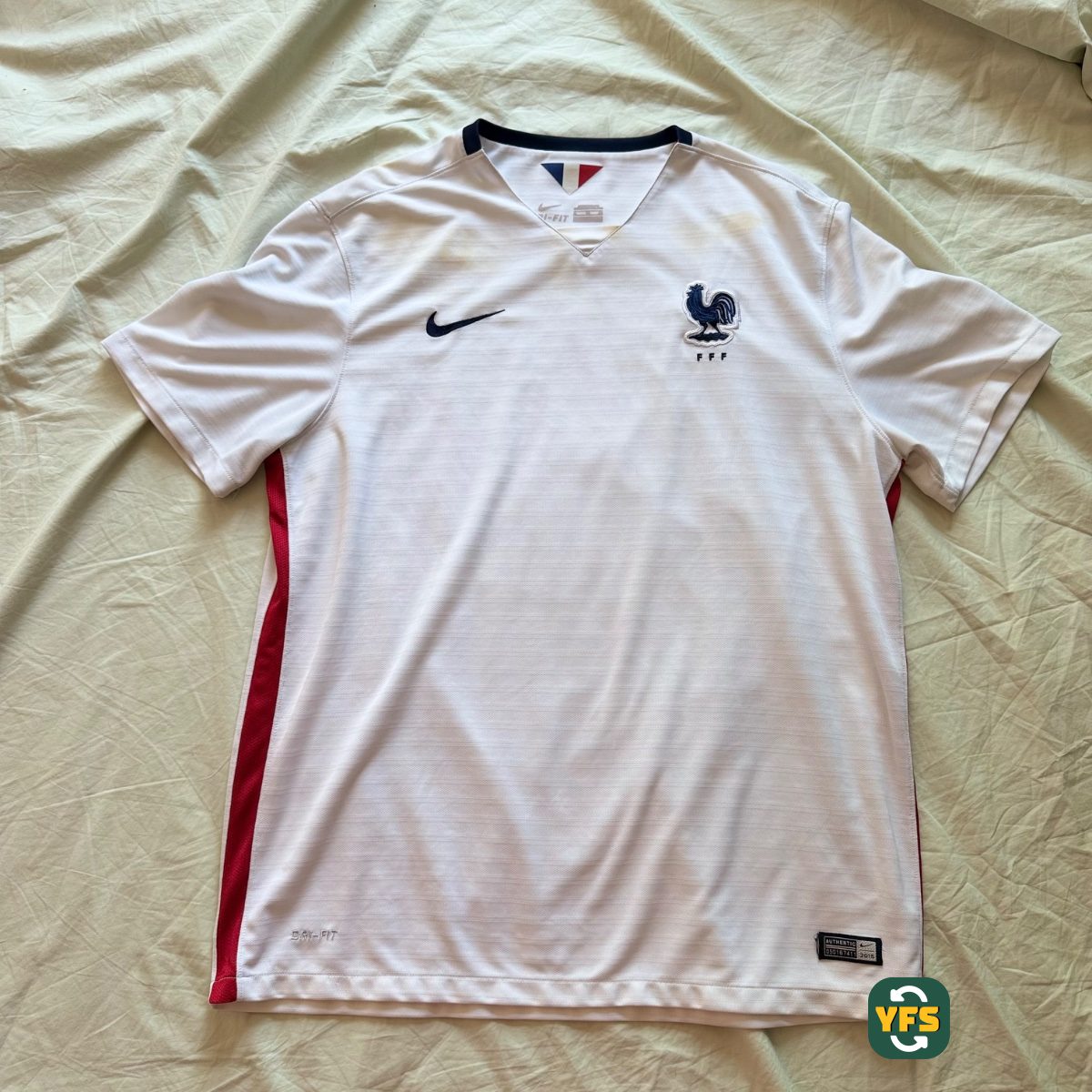 France 2015-2016 Away Issued Nike - YourFootballShirt - Photo 1