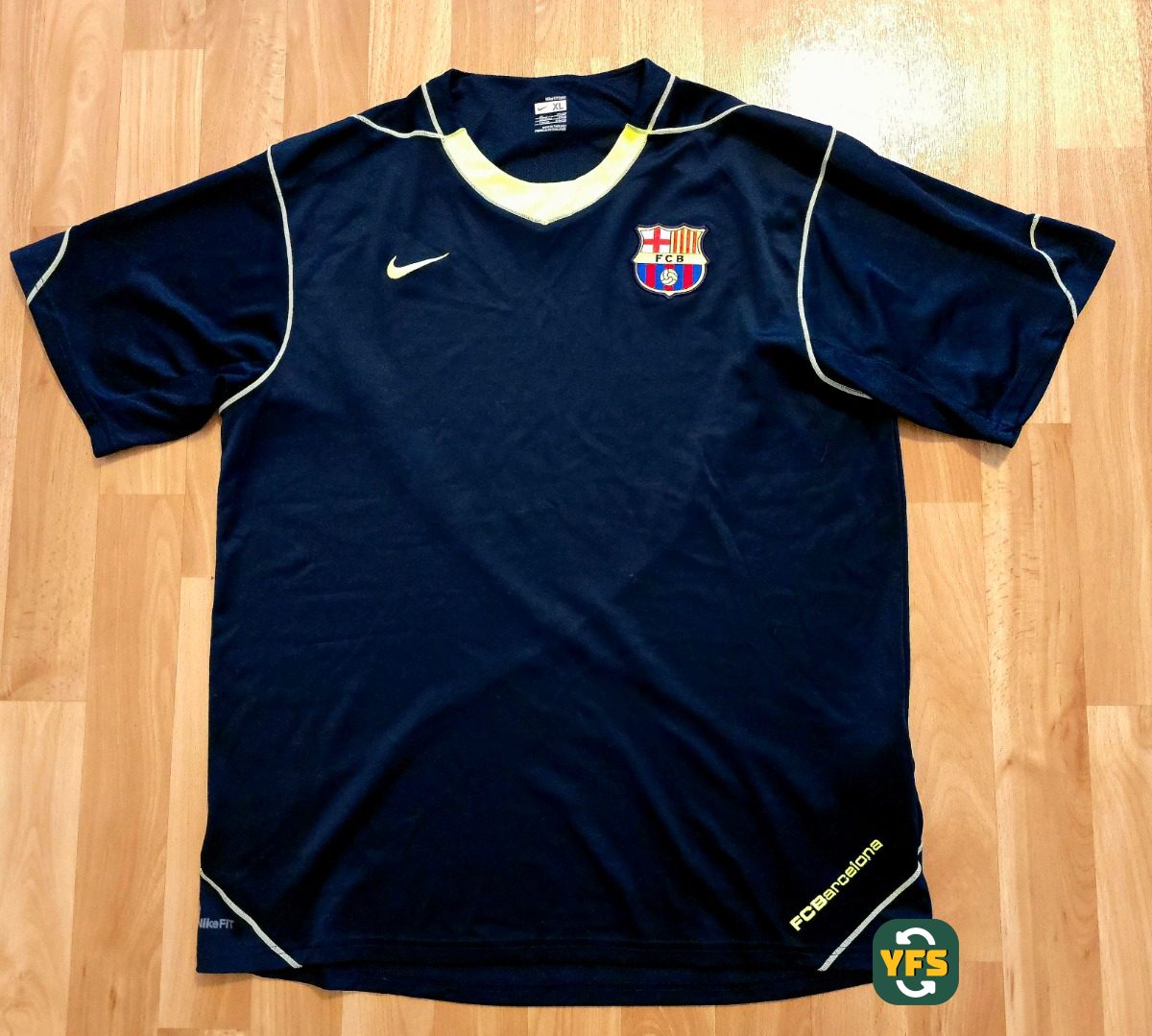 FC Barcelona 2007-2008 Training Store Version Nike - YourFootballShirt - Photo 1