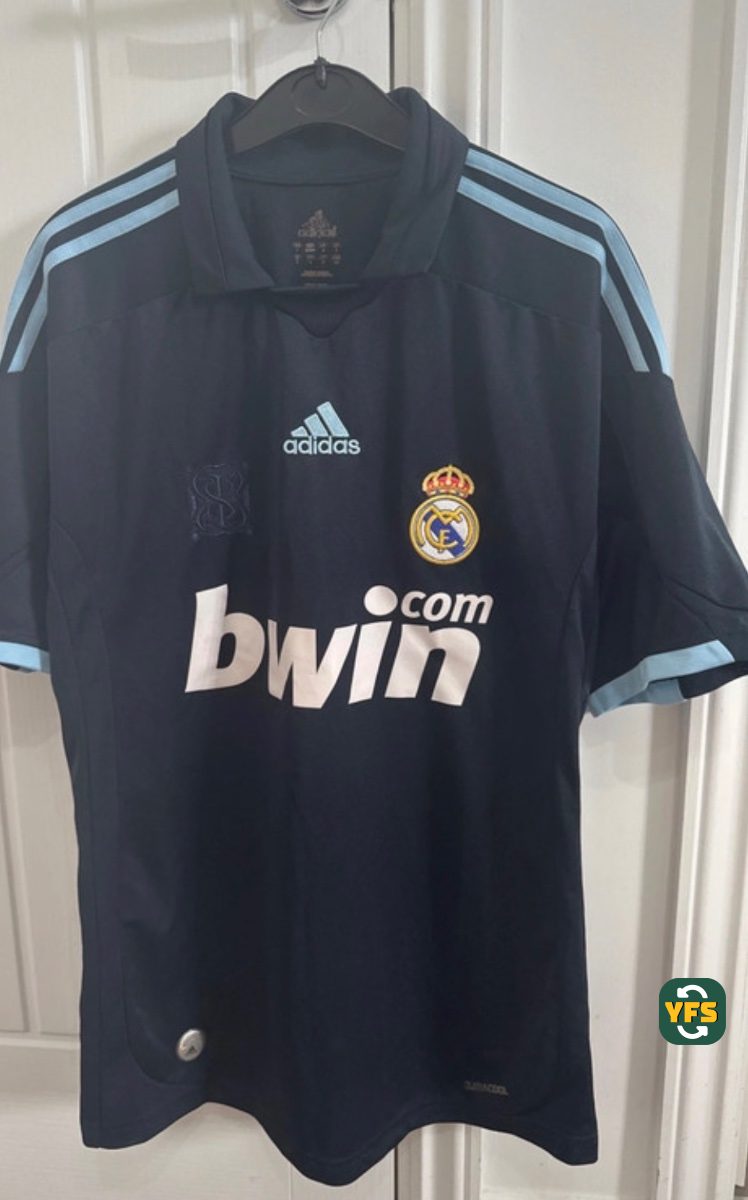 Real Madrid 2009-2010 Away Store Version Adidas - YourFootballShirt - Photo 1
