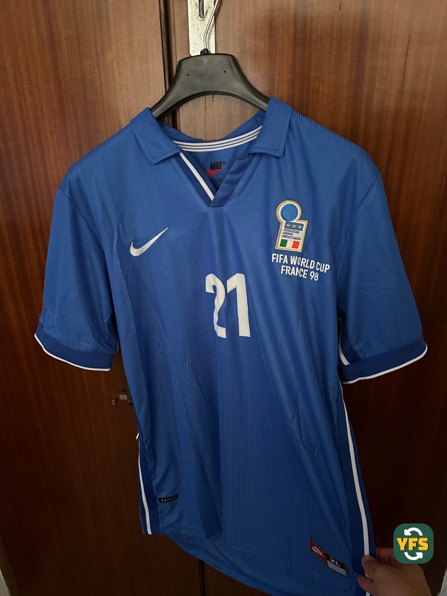 Italy 1997-1998 Home Store Version Nike - YourFootballShirt - Photo 1