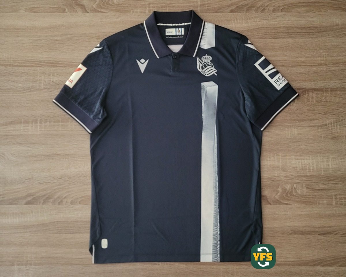 Real Sociedad 2023-2024 Away Store Version Macron - YourFootballShirt - Photo 1