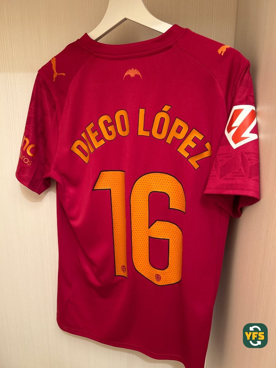 FC Valencia 2025-2026 Away Store Version Puma - YourFootballShirt - Photo 1