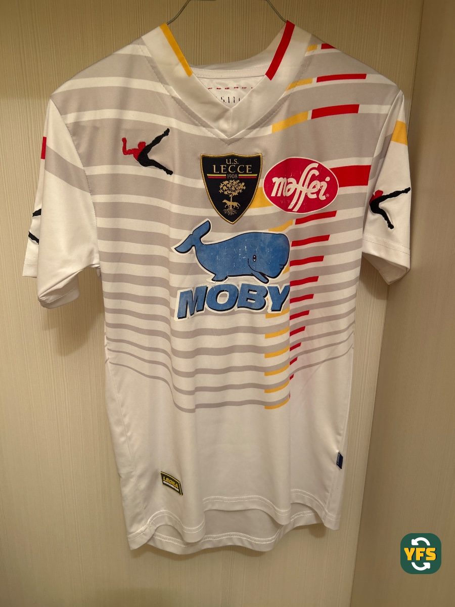Lecce 2016-2017 Away Store Version Legea - YourFootballShirt - Photo 1