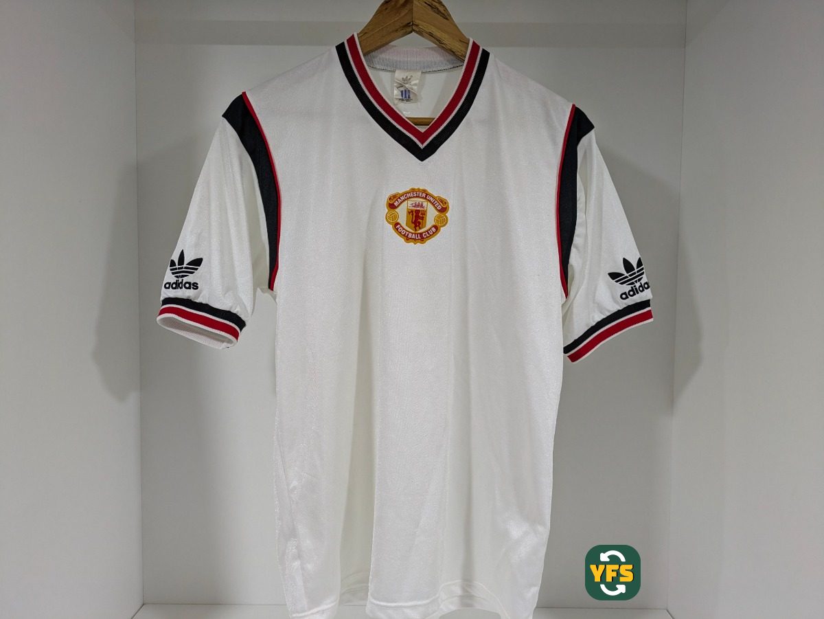 Manchester United 1984-1985 Away Store Version Adidas - YourFootballShirt - Photo 1