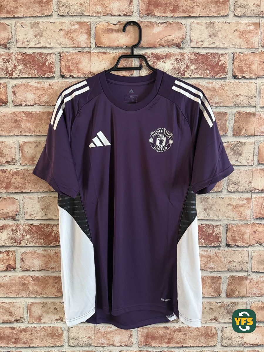 Manchester United 2025-2026 Training Store Version Adidas - YourFootballShirt - Photo 1