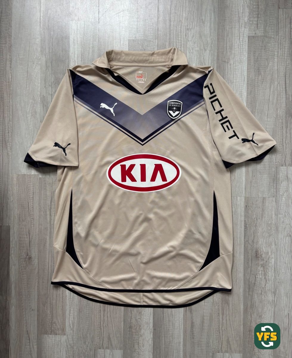 Girondins de Bordeaux 2010-2011 Away Match Worn Puma gourcuff - YourFootballShirt - Photo 1