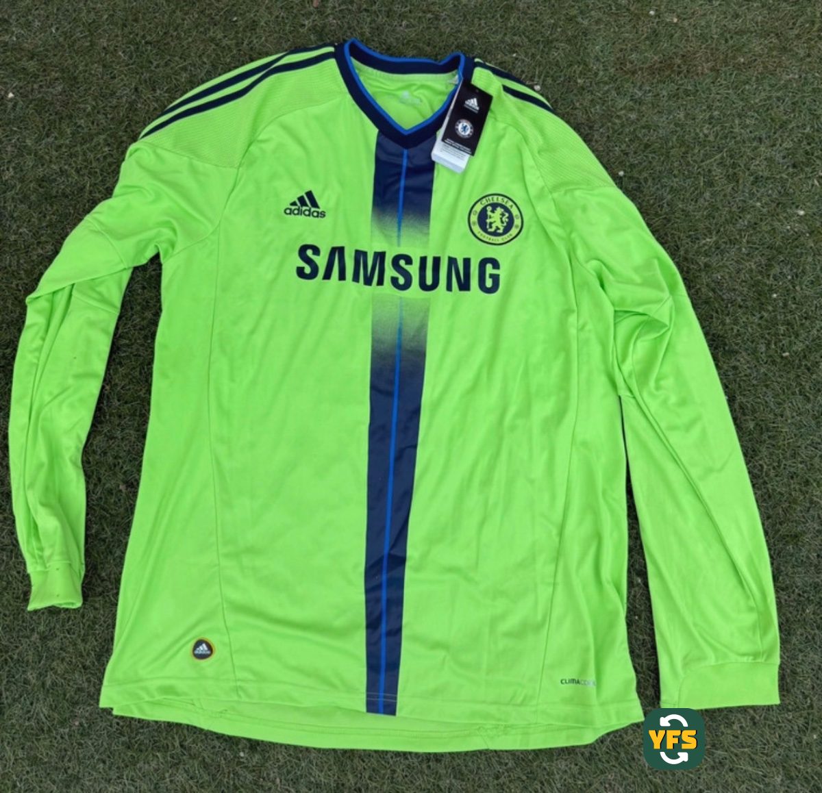Chelsea 2011-2012 Goalkeeper Store Version Adidas - YourFootballShirt - Photo 1