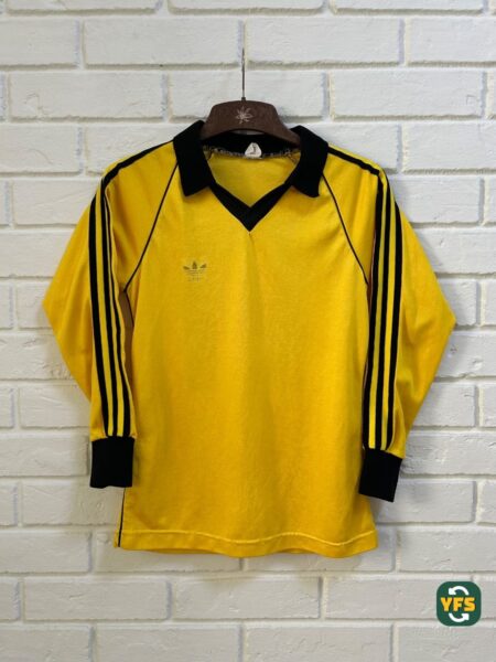 doesn’t have 1979-1980 Goalkeeper #11