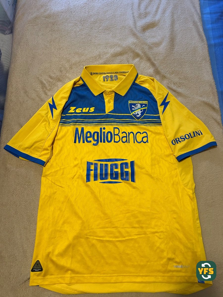 Frosinone Calcio 2023-2024 Home Store Version Zeus sport Barrenechea - YourFootballShirt