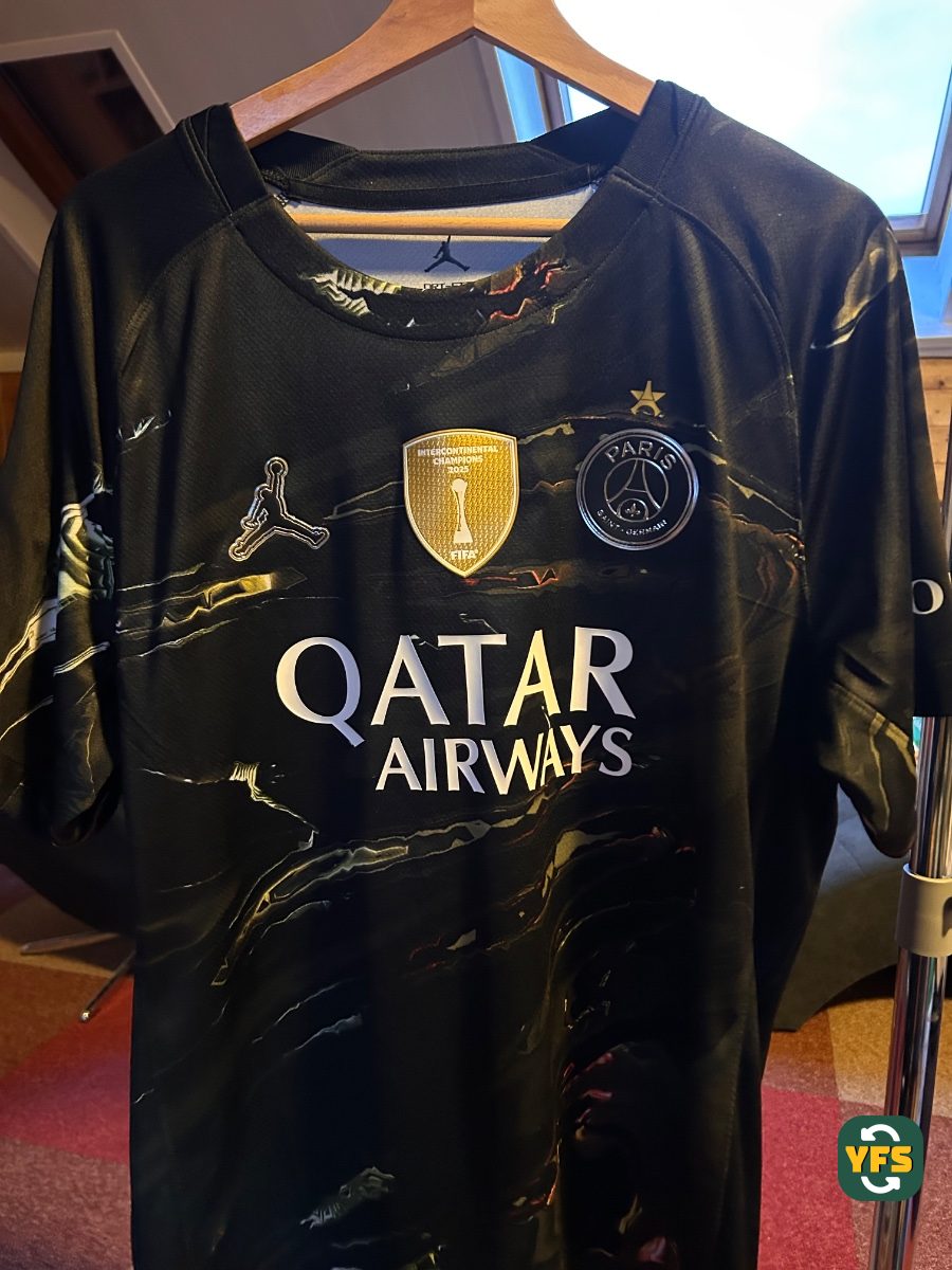 PSG 2025-2026 Fifth Store Version Jordan - YourFootballShirt - Photo 1