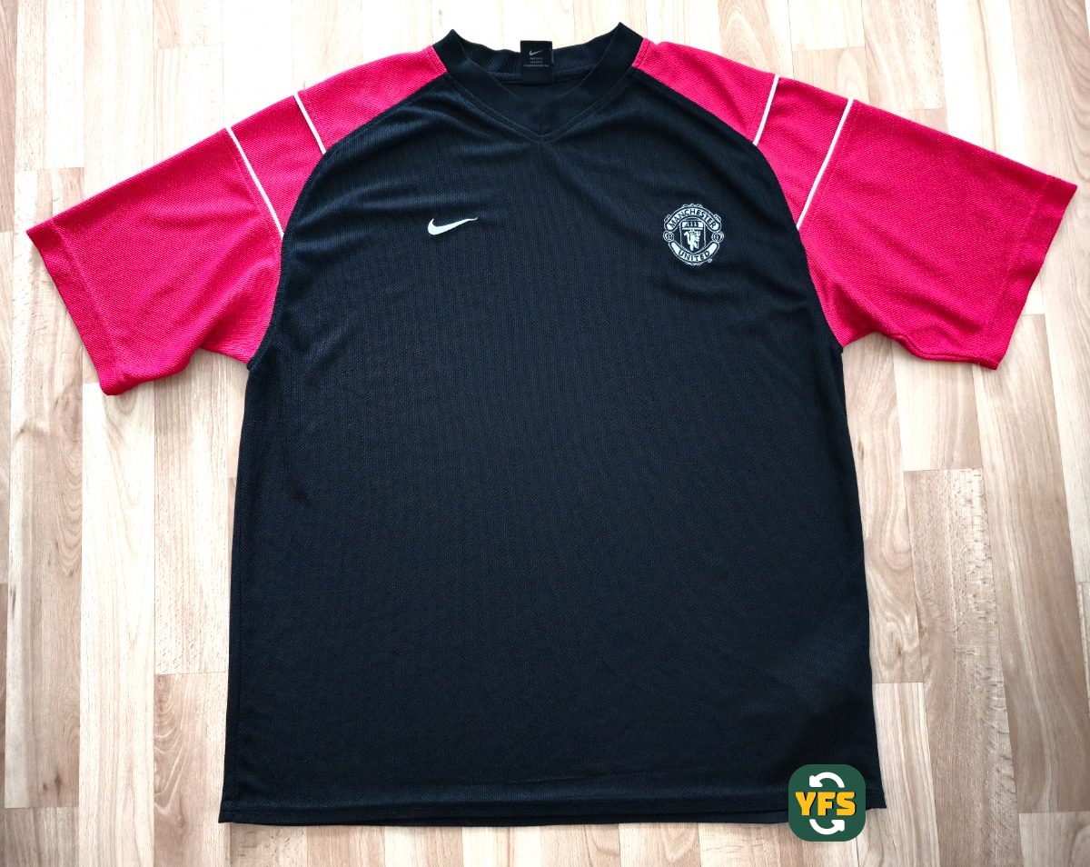 Manchester United 2003-2004 Training Store Version Nike - YourFootballShirt - Photo 1