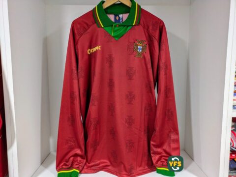 Portugal 1995-1996 Home #19