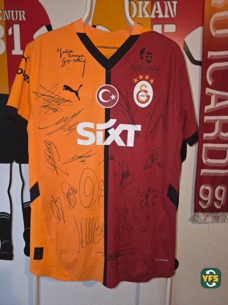 2025-2026 Home Yunus akgun #11