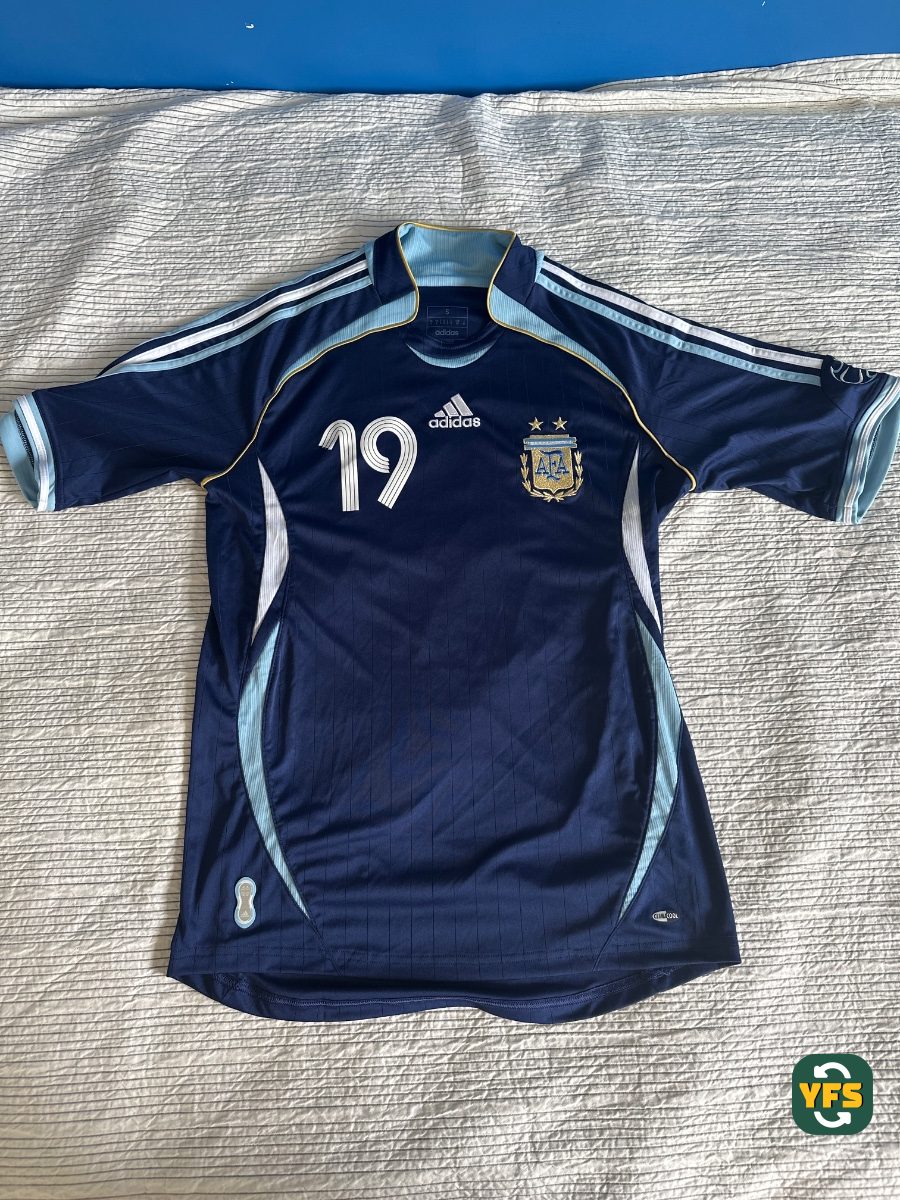 Argentina 2005-2006 Away Store Version Adidas Messi - YourFootballShirt - Photo 1