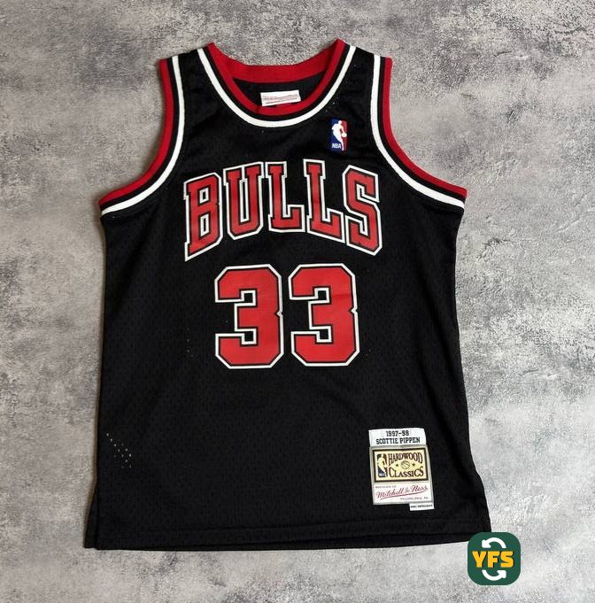 Chicago Bulls 1997-1998 Home Store Version Mitchell & Ness Scottie Pippen - YourFootballShirt - Photo 1
