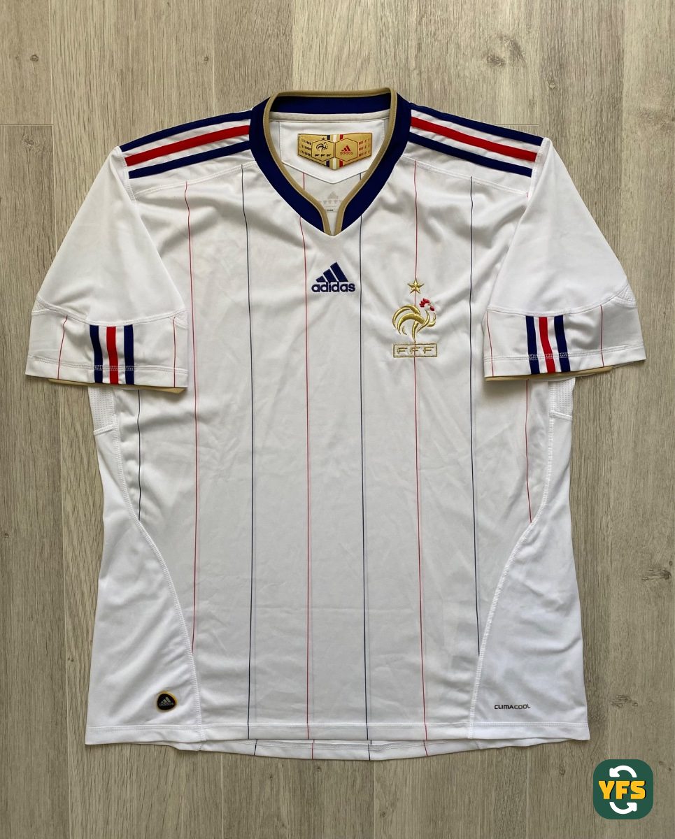 France 2010-2011 Away Store Version Adidas - YourFootballShirt - Photo 1