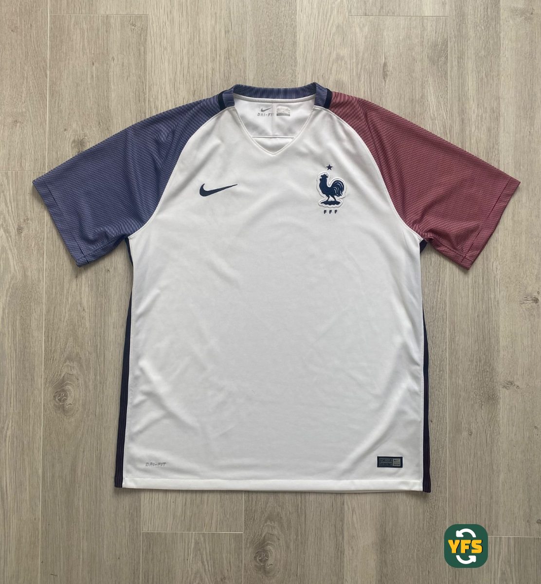 France 2016-2017 Away Store Version Nike - YourFootballShirt - Photo 1