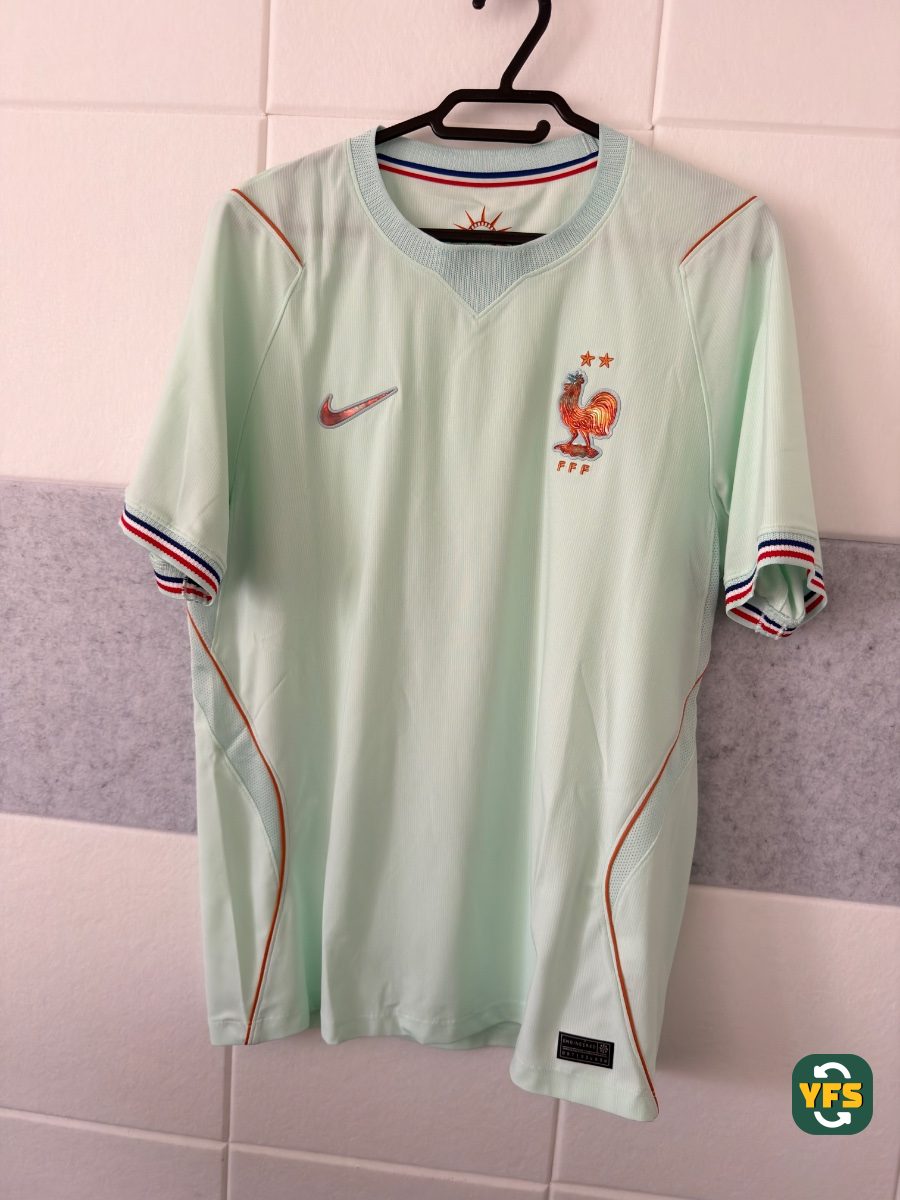 France 2025-2026 Away Store Version Nike - YourFootballShirt - Photo 1