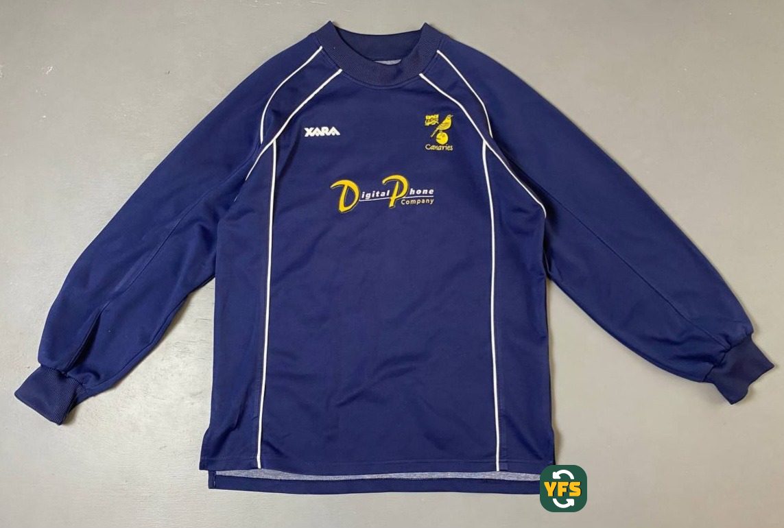Norwich City 2001-2002 Training Store Version Xara - YourFootballShirt - Photo 1
