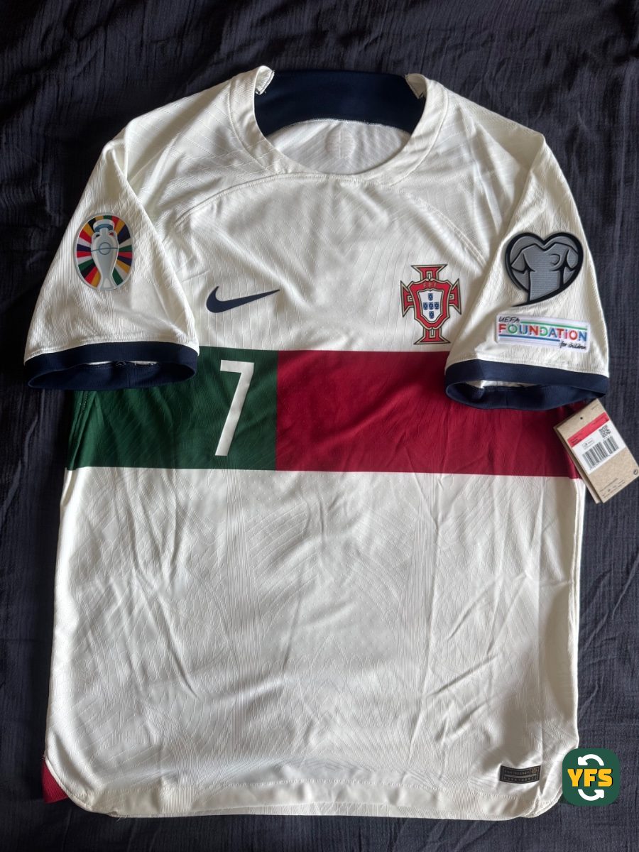 Portugal 2021-2022 Away Pro Version Nike Ronaldo - YourFootballShirt - Photo 1