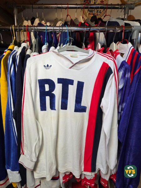 PSG 1987-1988 Home #11