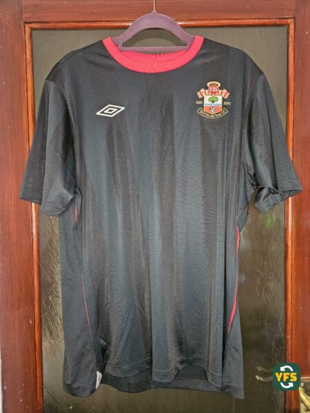 Southampton 2010-2011 Away