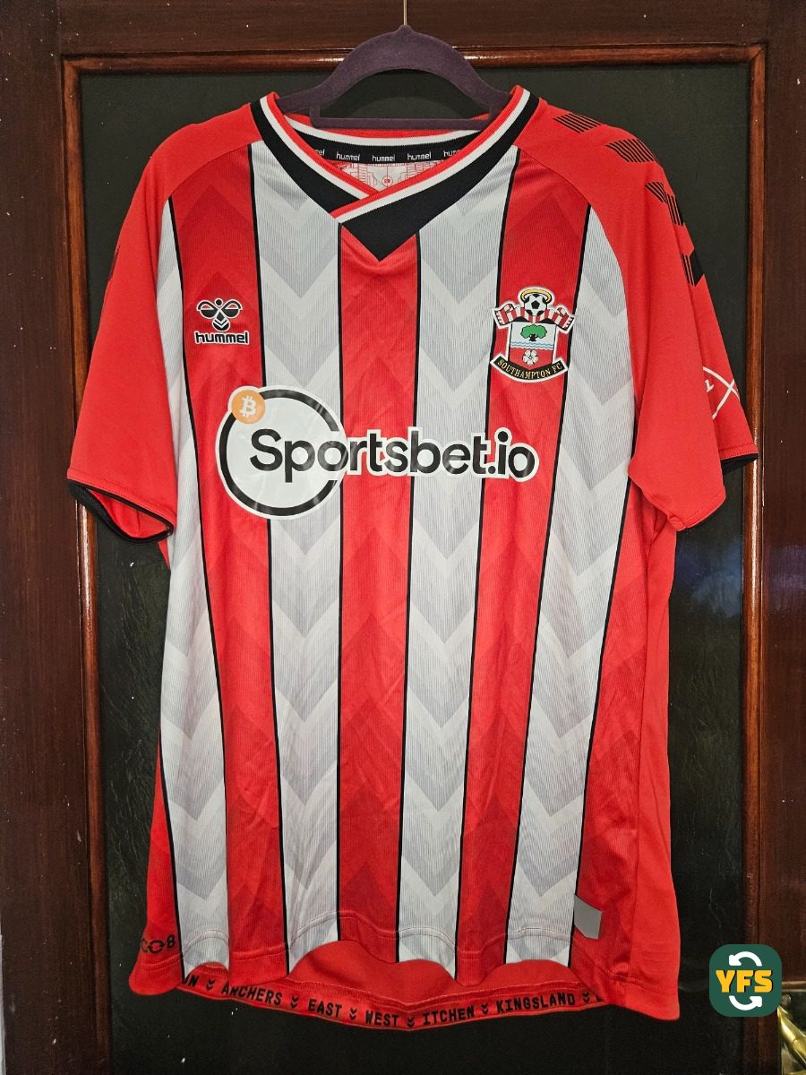 Southampton 2021-2022 Home Store Version Hummel - YourFootballShirt - Photo 1