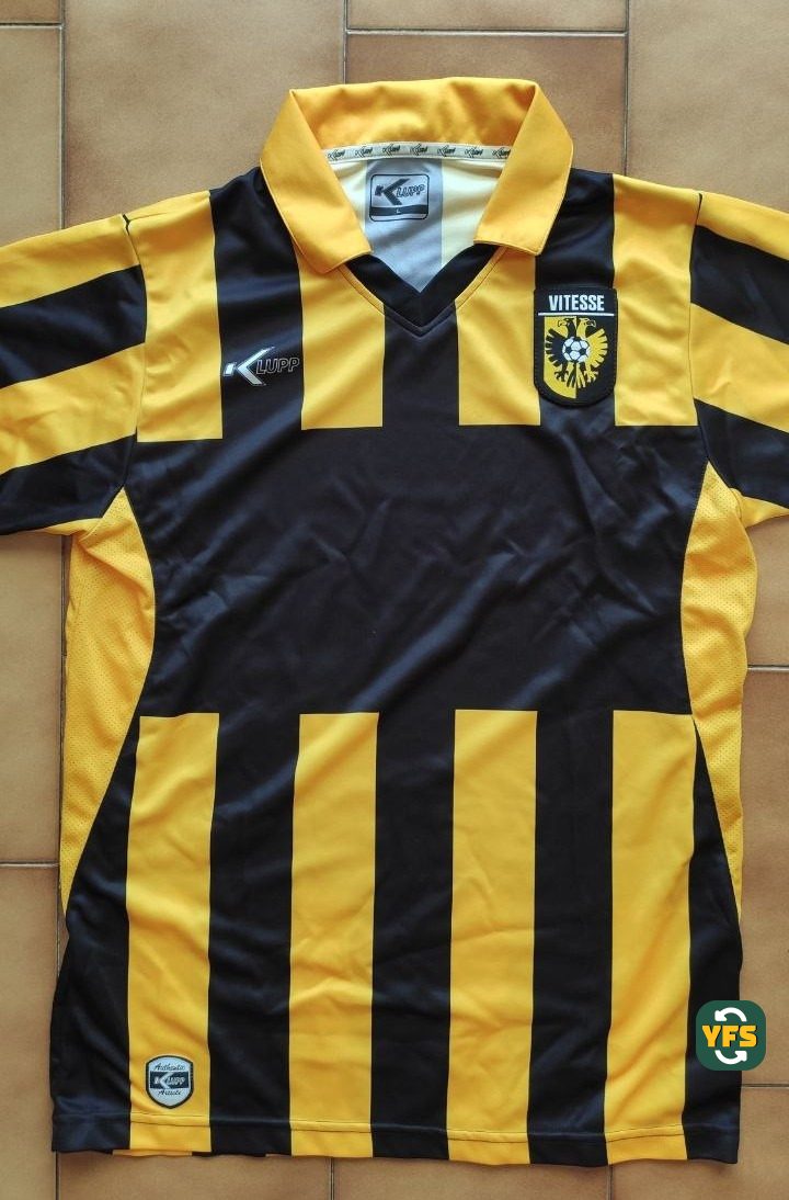Vitesse Arnhem 2010-2011 Home Store Version klupp - YourFootballShirt - Photo 1