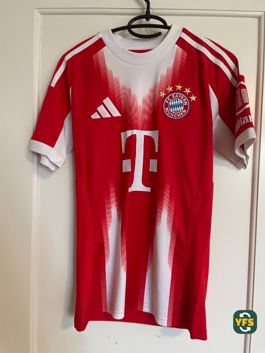 Bayern Munich 2025-2026 Home Store Version Adidas Pavlovic - YourFootballShirt - Photo 1