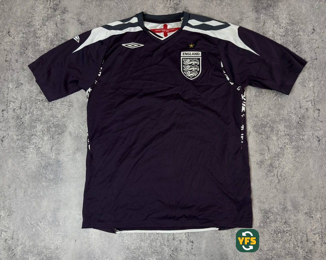 England 2007-2008 Goalkeeper Store Version Umbro - YourFootballShirt - Photo 1
