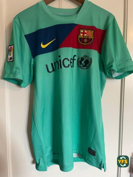 FC Barcelona 2010-2011 Away Busquets #16