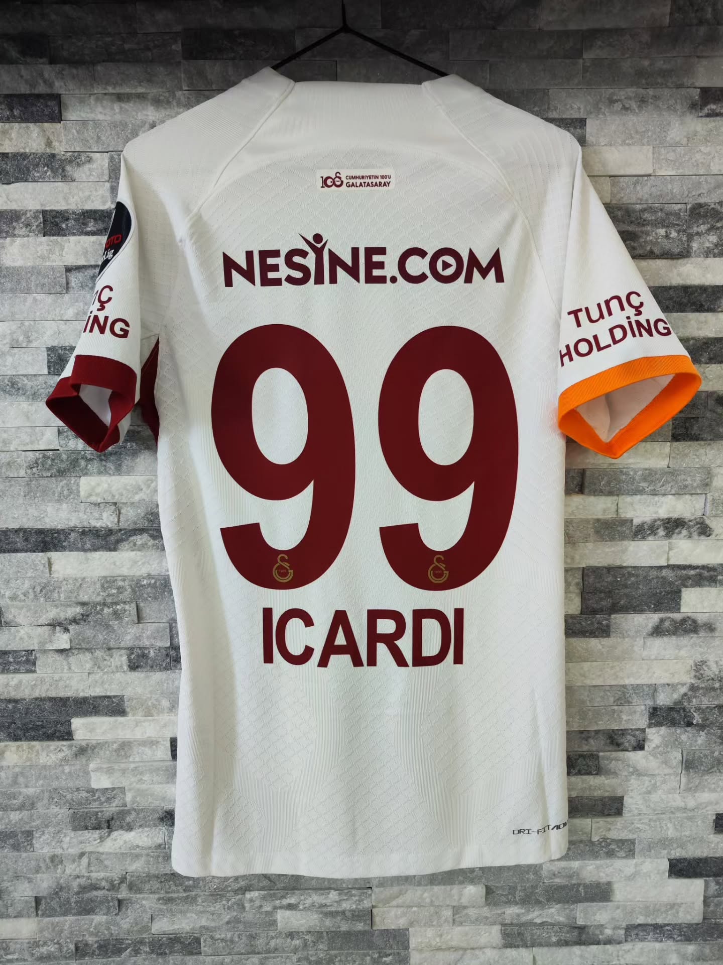Galatasaray SK 2022-2023 Away Match Worn Nike Icardi - YourFootballShirt - Photo 1