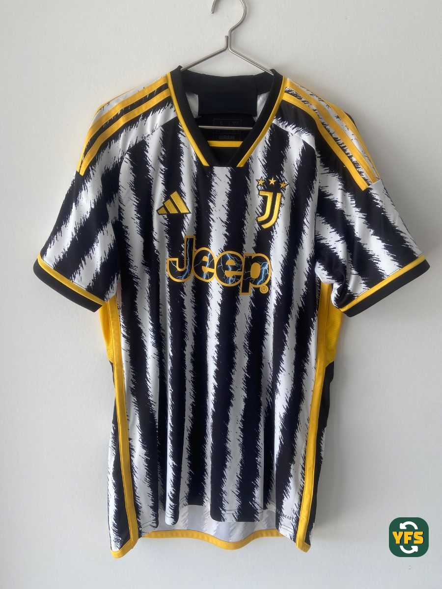Juventus Turin 2023-2024 Home Store Version Adidas Chiesa - YourFootballShirt - Photo 1