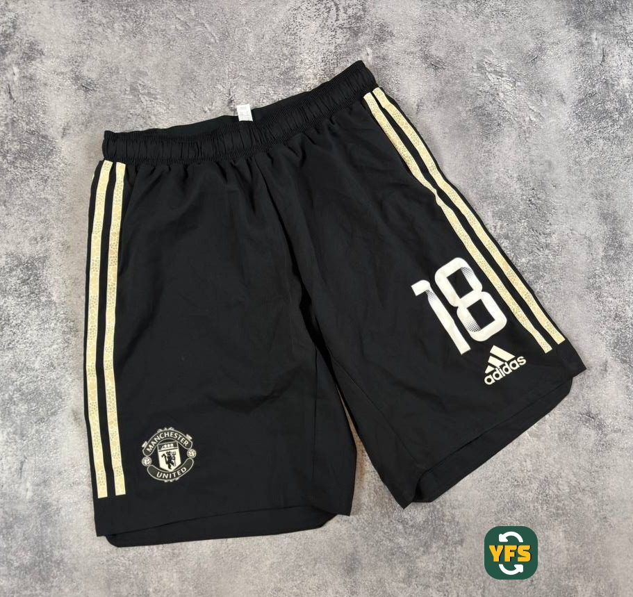 Manchester United 2019-2020 Home Issued Adidas Ashley Young - YourFootballShirt - Photo 1
