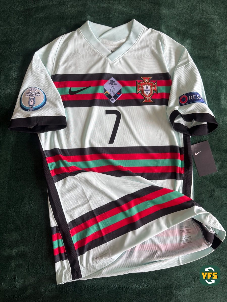Portugal 2020-2021 Away Issued Nike Ronaldo - YourFootballShirt - Photo 1
