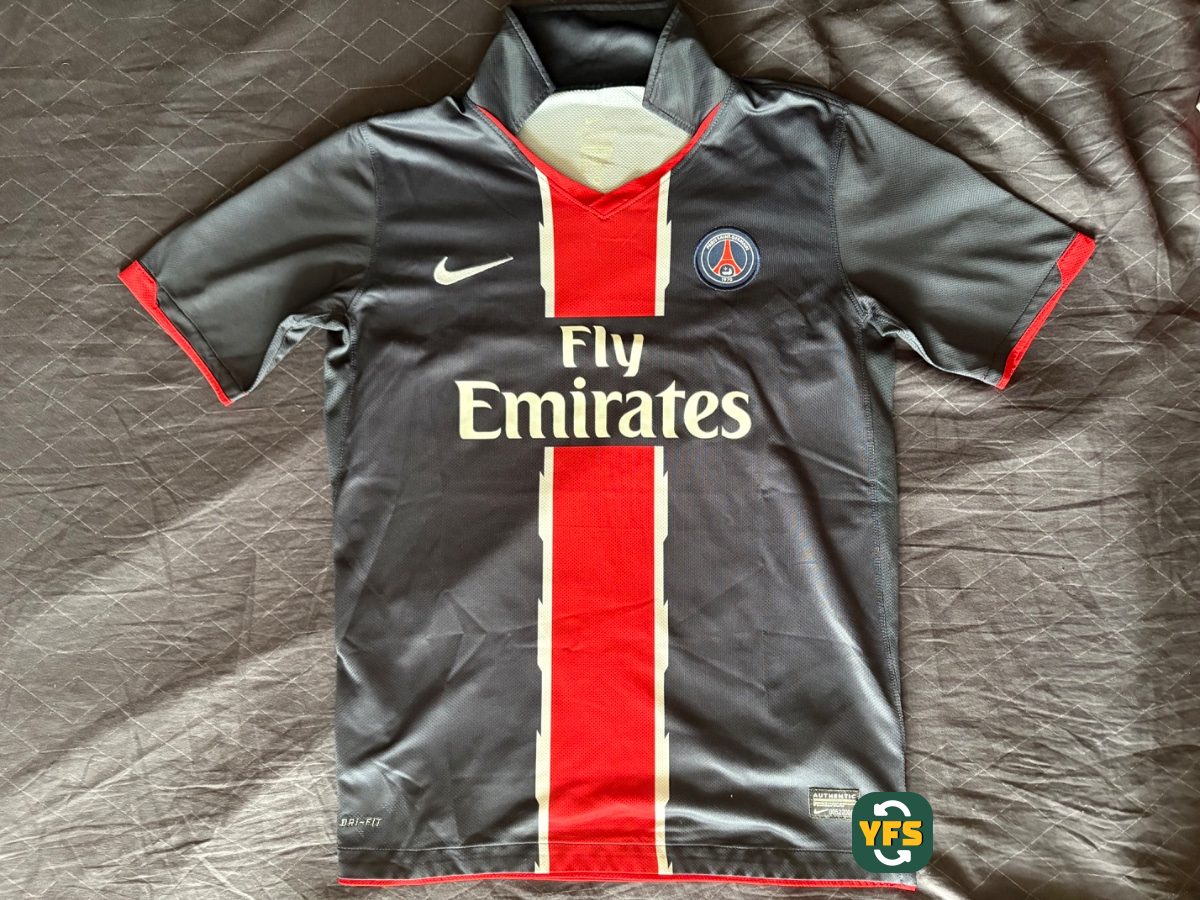 PSG 2010-2011 Away Store Version Nike - YourFootballShirt - Photo 1