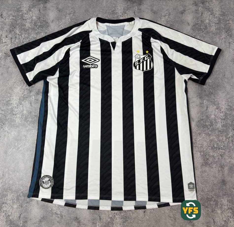 Santos FC 2020-2021 Away Store Version Umbro - YourFootballShirt - Photo 1