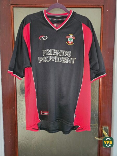 Southampton 2001-2002 Away